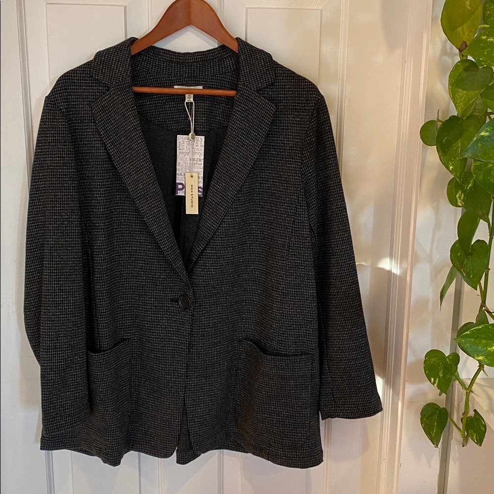 NWT Max Studio Houndstooth Black and Gray Blazer Stretchy Soft Business Casual